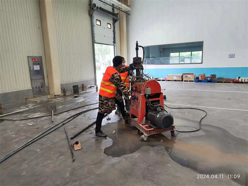 南朗镇厂房地面下沉塌陷注浆加固施工